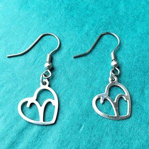 2/10$ NWOT stainless zodiac sign heart earrings Aries